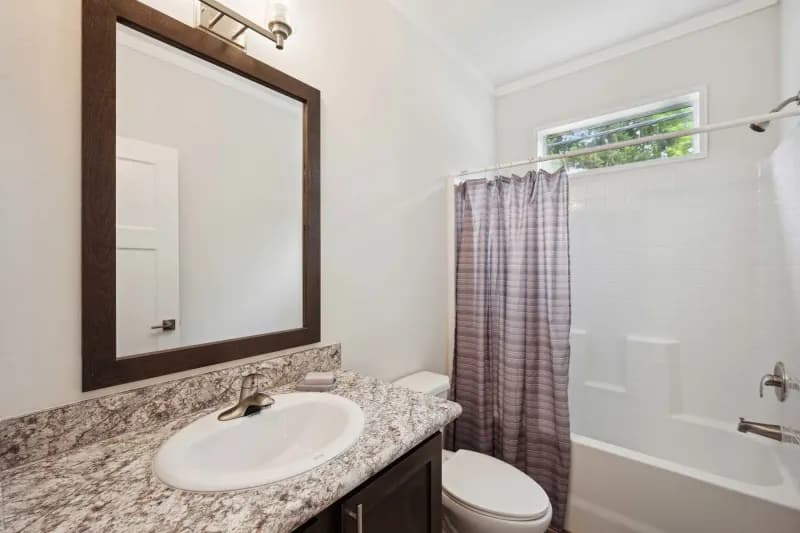 Hillcrest g865 bathroom home features